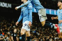 曼联半决赛鏖战曼联，格列兹曼砍下35记关键球，全场沸腾(曼城41曼联全场回放)